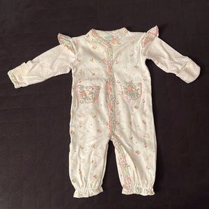Precious Memories Onesies Outfit. Size: N/B.